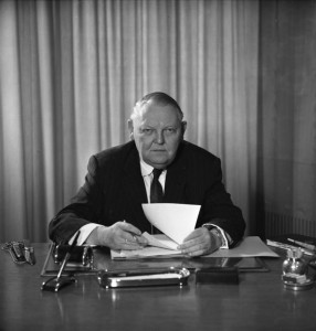 Ludwig Erhard als Wirtschaftsminister im Jahre 1963 (Foto: Bundesarchiv, B 145 Bild-F015320-0001 / Patzek, Renate / CC-BY-SA 3.0)